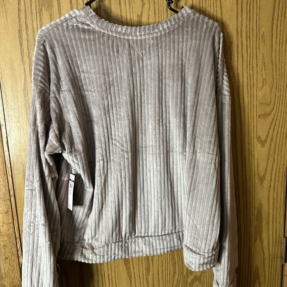 Ribbed Plush Long Sleeve Set *NWT* - Picture 3 of 7